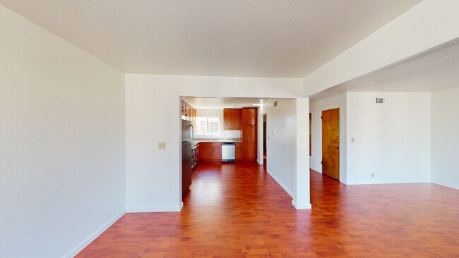Building Photo - 371 21st Ave