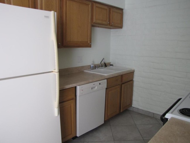 Building Photo - 8450 E Old Spanish Trail, #206