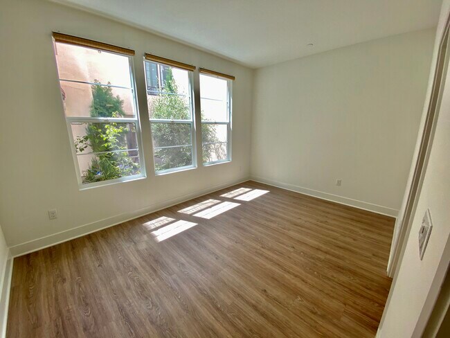 Foto del edificio - 10732 Bloomfield St