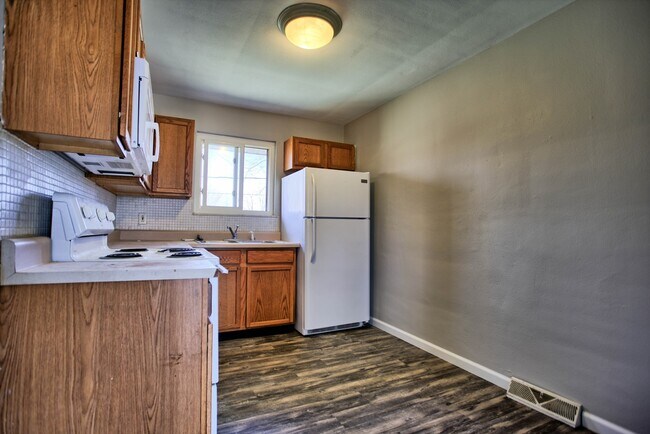Foto del edificio - Completely Renovated 2 Bedroom Duplex in Collinsville - Great price and lots of space!