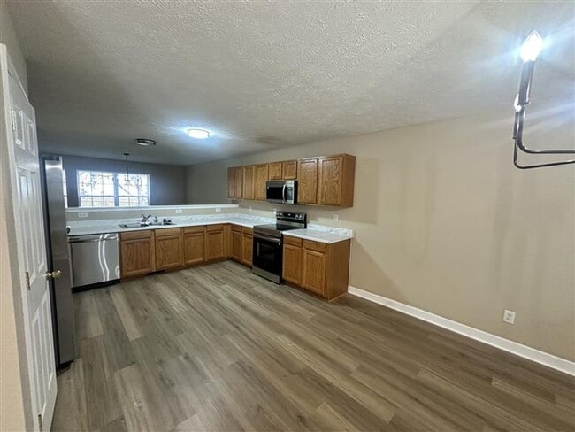 Building Photo - Beautiful renovated home in Hermitage