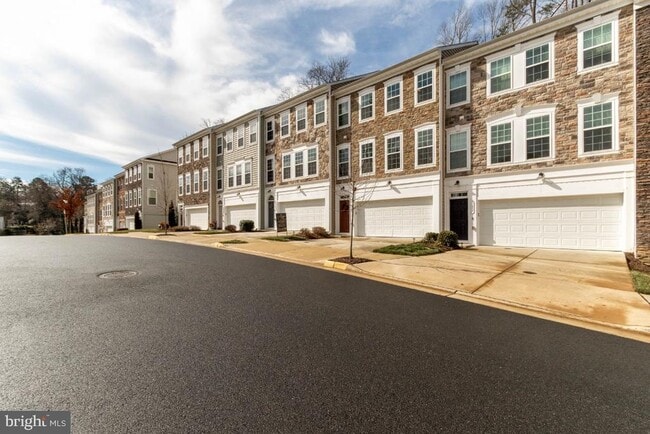 Foto del edificio - 1329 Gilmore St