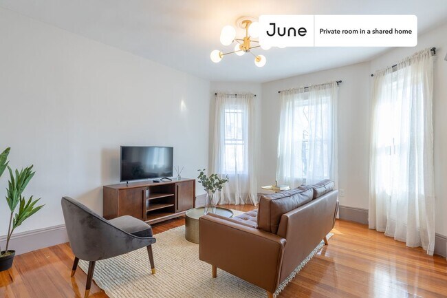 Foto del edificio - Private bedroom in 3 bed/1 bath Home