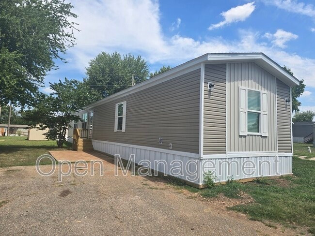 Building Photo - 4511 Dirt Rd