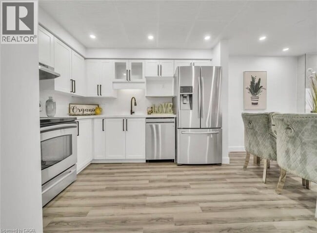 Photo du bâtiment - 239 Red Clover Ct