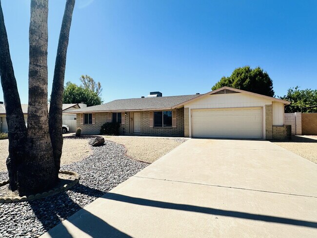 Foto del edificio - 3839 E Sunnyside Dr