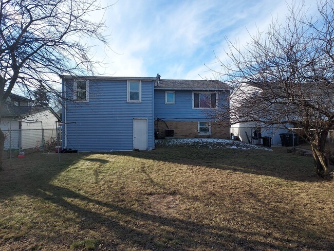 Building Photo - 4417 Arbutus Ln