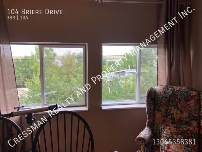 Building Photo - 3 Bedroom 1 Bathroom Full House in Regina Beach