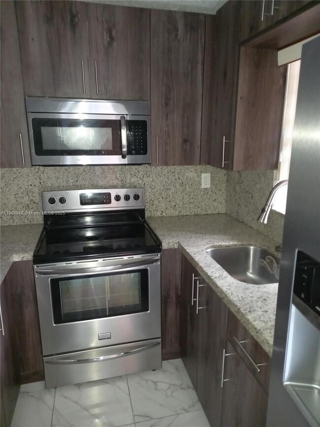 Foto del edificio - 11781 SW 18th St