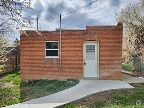 Building Photo - 1212 N Jefferson St