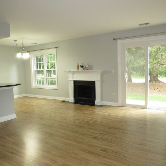 Building Photo - 43 Foxcroft Rd