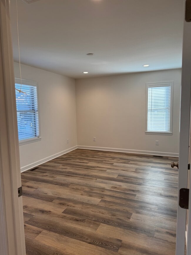 Building Photo - 223 Ava Wy