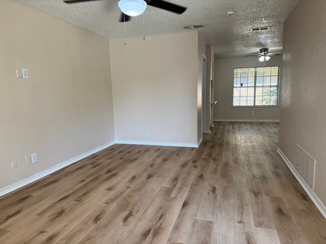 Photo - 1379 Sylvan Dr Apartment