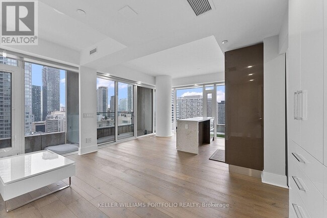 Building Photo - 5 Soudan Ave