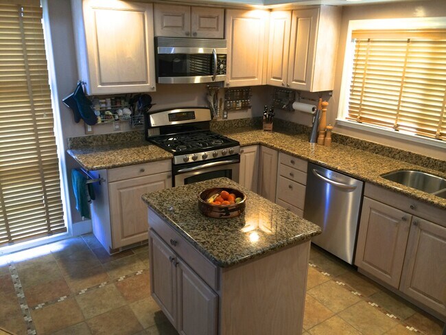 cocina - 1111 Fife Ave