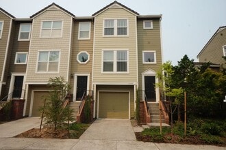 Building Photo - 2649 NW Kennedy Ct