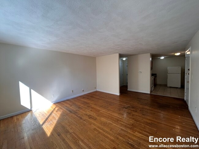 Building Photo - 71 Gardner St