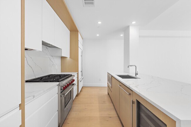 Foto del edificio - 720 Clinton St