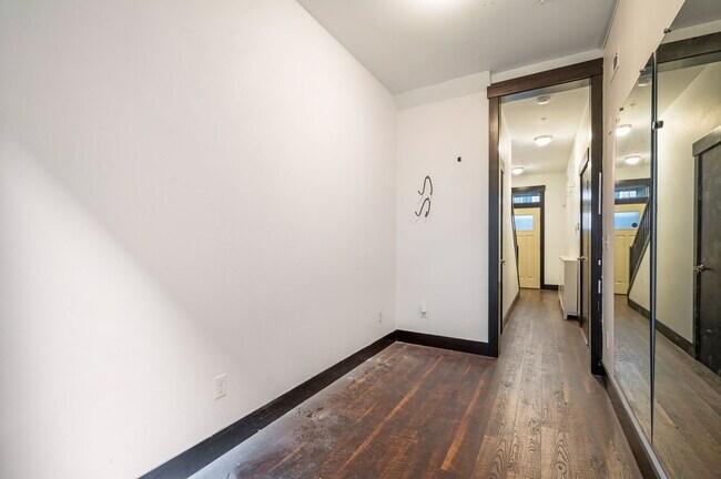 Building Photo - 4000 NE 3rd Pl