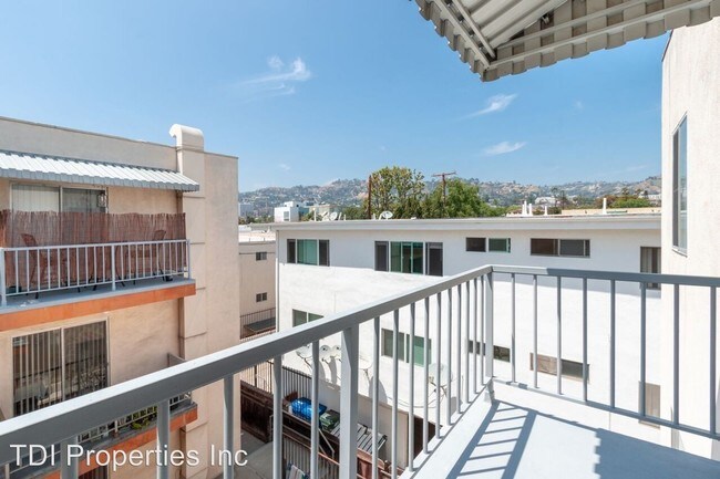 Foto del edificio - 8011 Romaine St