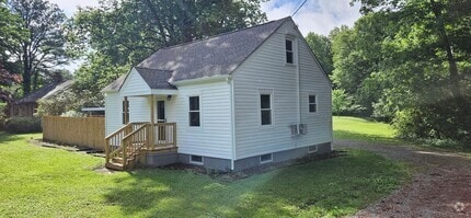 Building Photo - 7626 Richmond Rd