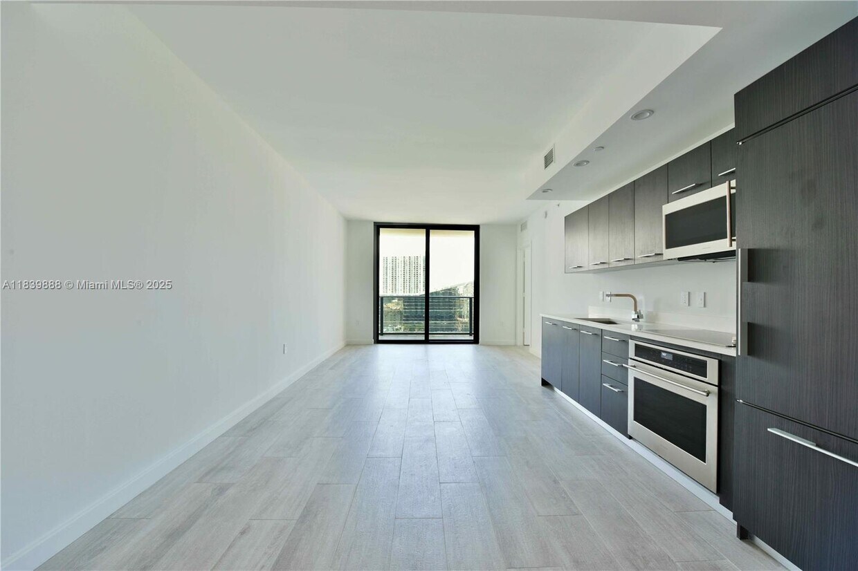 Foto principal - 45 SW 9th St