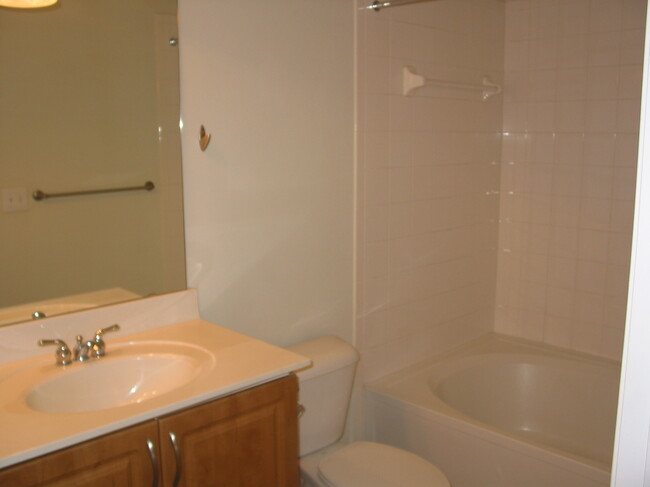 Building Photo - 12913 Centre Park Cir