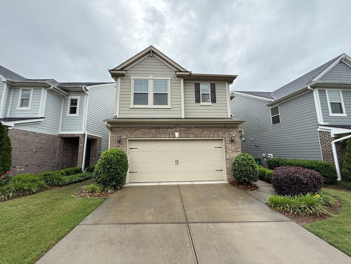 Foto principal - Ballantyne Home in great Location With Sun...