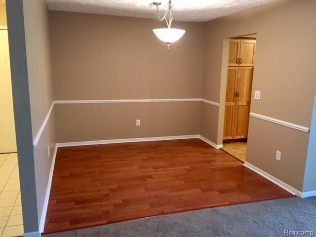 Foto del edificio - 27860 Berrywood Ln