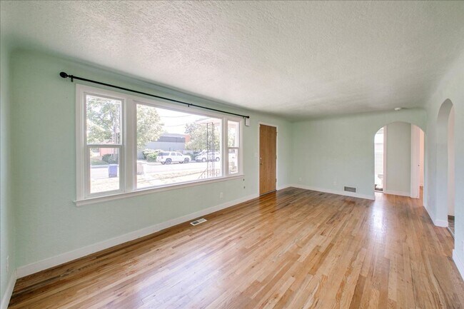 Building Photo - Boise Bench Bliss – Location, Style, and S...