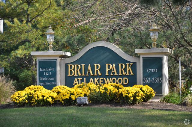 Entrance - Briar Park Apartments