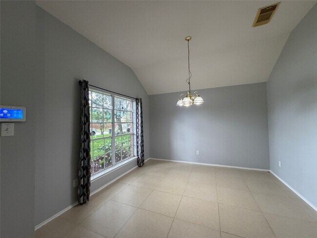 Foto del edificio - 9803 Hallmark Ln