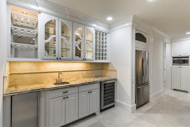 Foto del edificio - 15 W Shady Ln