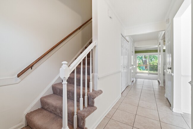 Building Photo - 5260 Settlers Park Dr