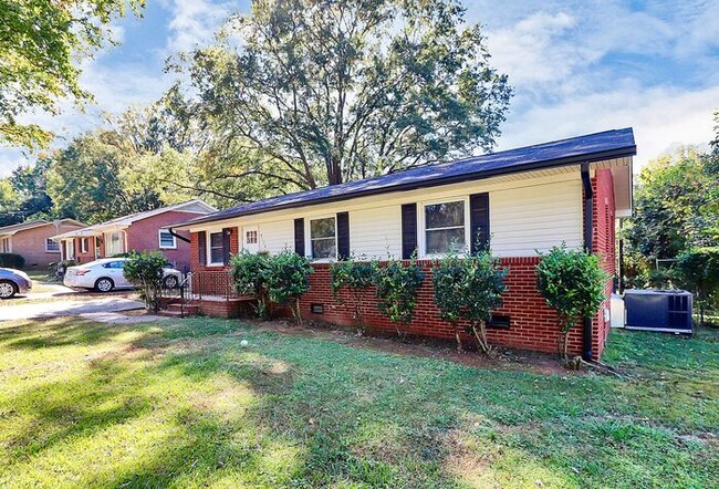 Building Photo - Charming 3BD/1BA Ranch in Windsor Park!