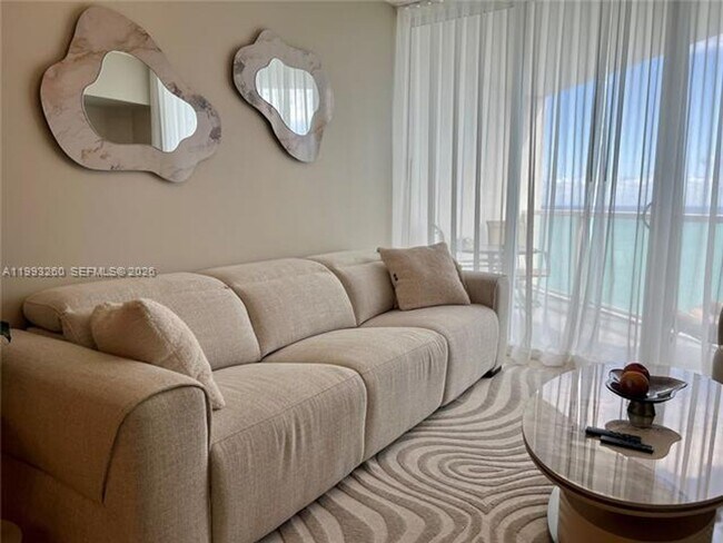 Foto del edificio - 16699 Collins Ave