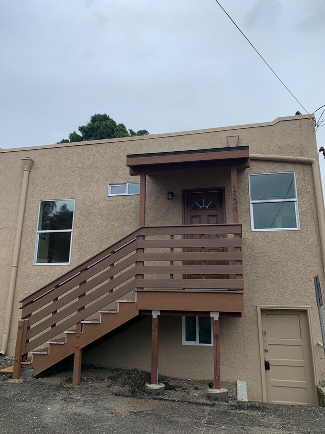 Building Photo - 1534 Monterey St