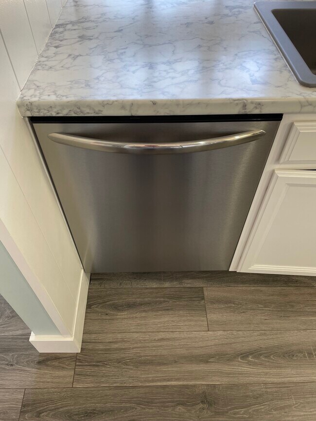 Stainless Steel Dishwasher - 9334 S Lake Ridge Dr