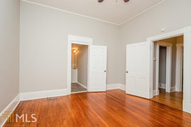 Building Photo - 311 E Marable St