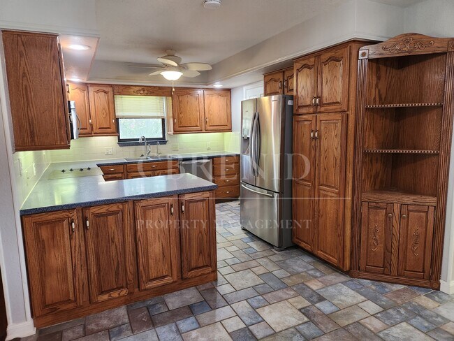Building Photo - 317 Sombrero Cir