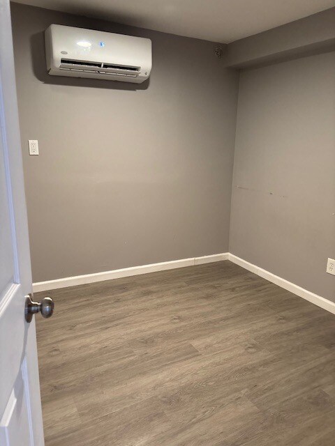 Building Photo - 943 Diven St