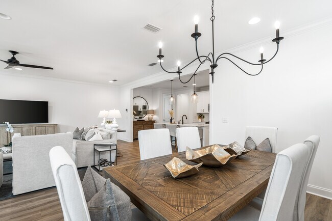 Building Photo - 99 Roundwood Dr