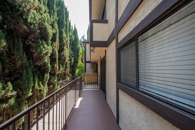 Foto del edificio - 5400 Morella Ave