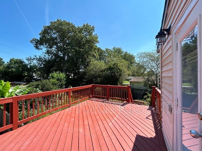 Foto del edificio - 504 Stoney Creek Cir