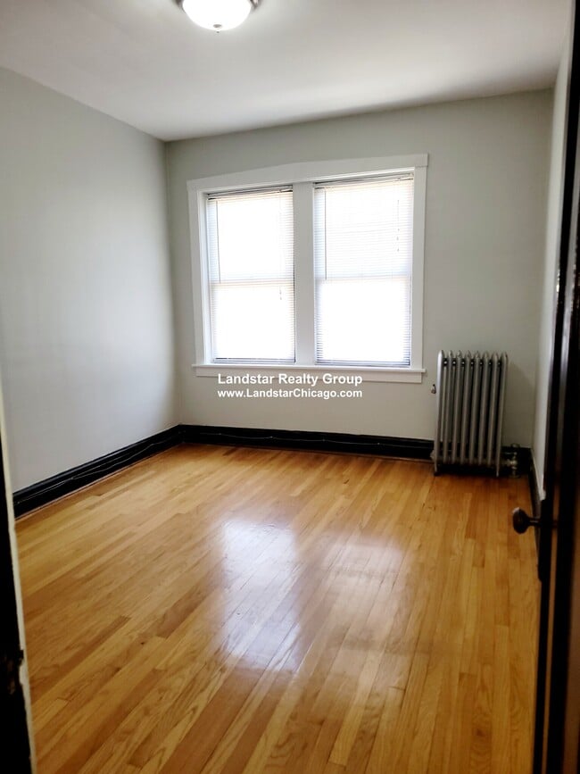 Building Photo - 3224 N Karlov Ave