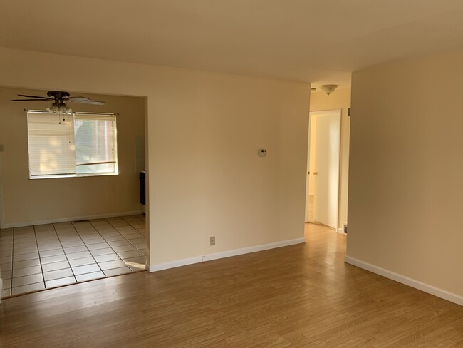 Foto del edificio - 2723 Mars Ln