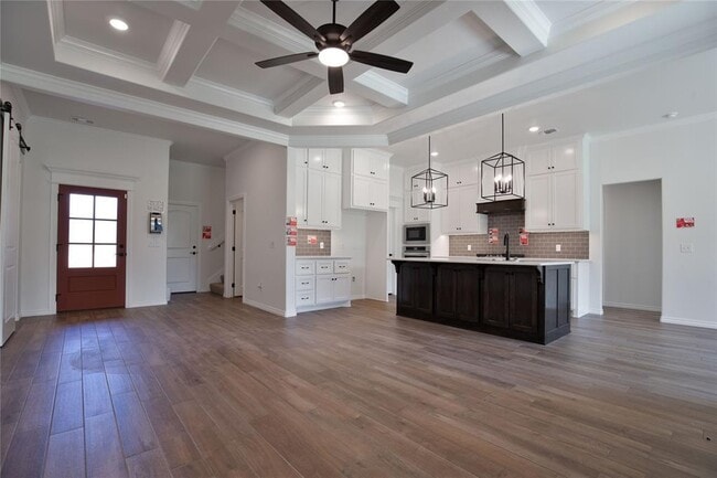 Building Photo - 8800 Tyrion Dr
