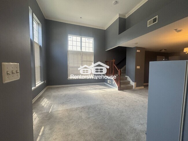 Foto del edificio - 923 Pine Forest Ln