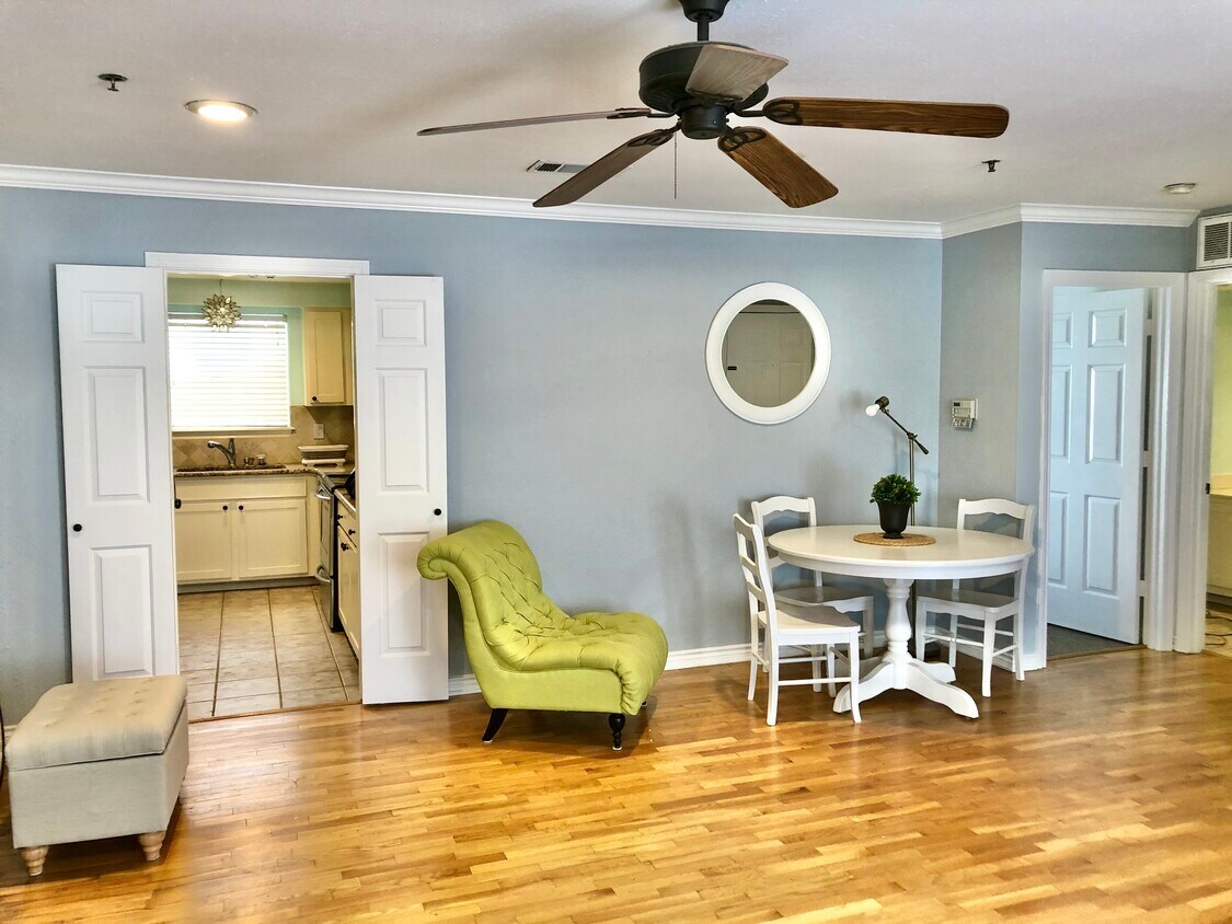 Living room looking toward kitchen & bedroom - 3100 Cole Ave