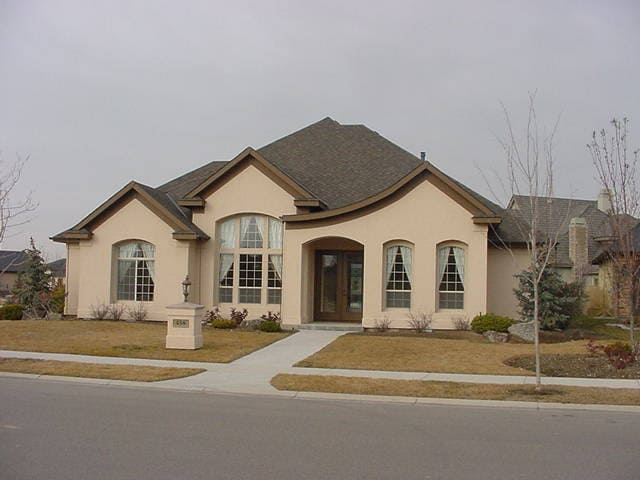 Primary Photo - Exquisite Custom Home in Beautiful Two Rivers